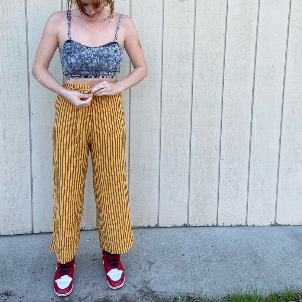 High waisted trousers by Urban Outfitters